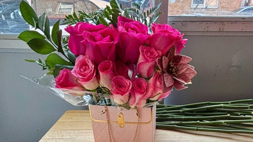 marys flower balloon queens 1466